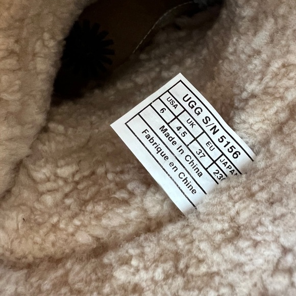 UGG Mid-Calf Dark Gray/Black Leather Sheepskin Kona Boots - Picture 5 of 5